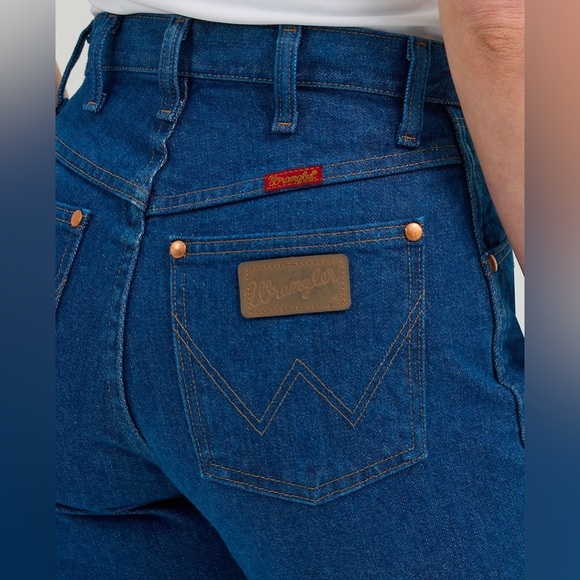 Wrangler Women's Cowboy CUT® SLIM FIT JEAN size 15, 32 inch inseam - NWT - Picture 2 of 4